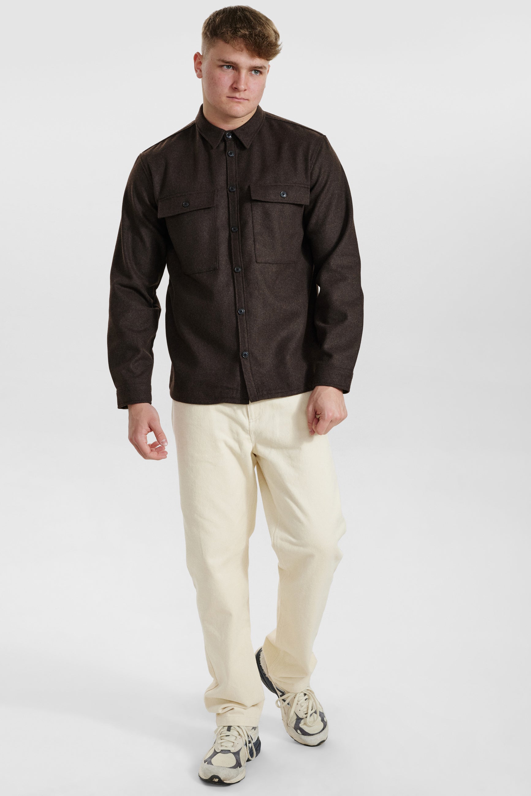 DXNMXRK. DX-Emil Outlet Dark Brown