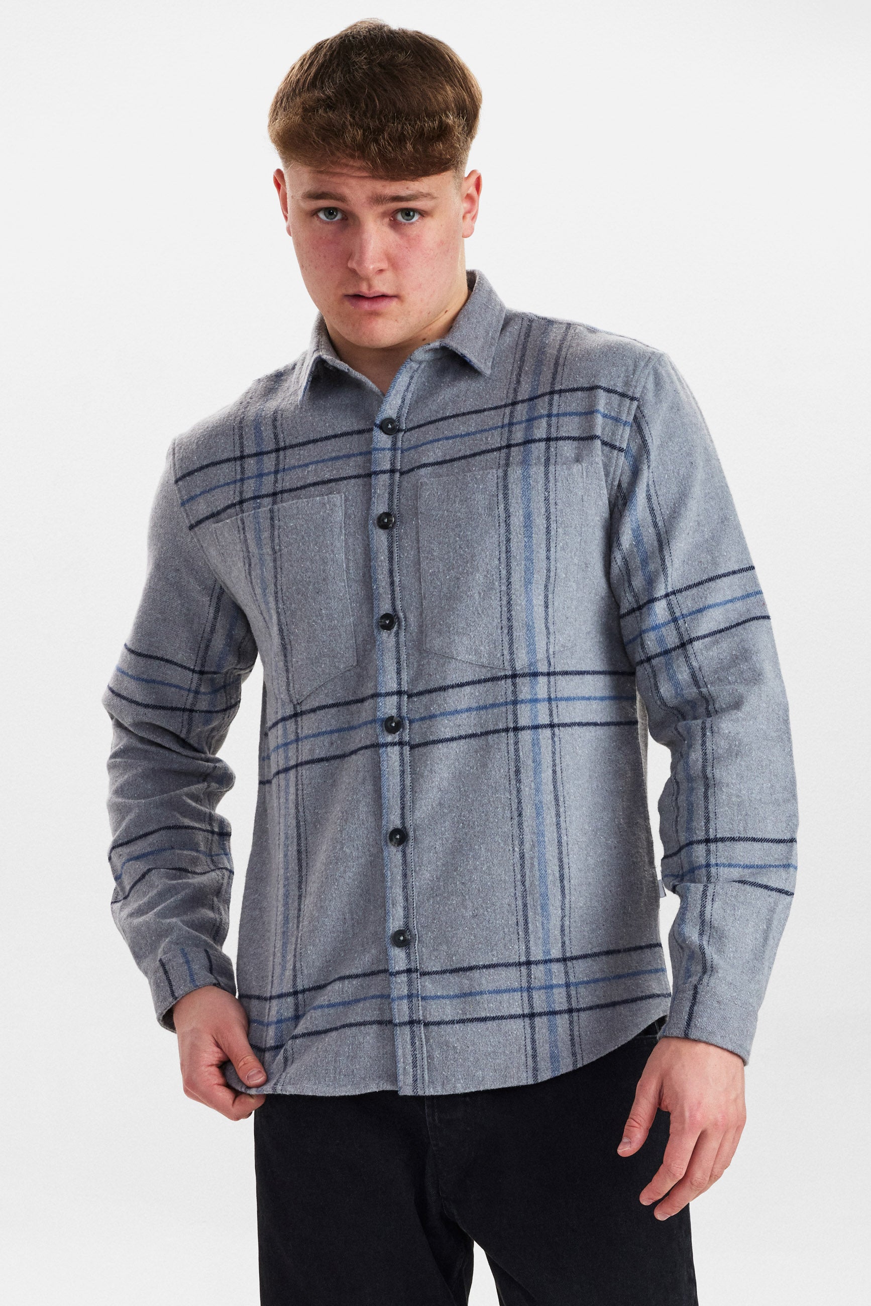 DXNMXRK. DX-Ervin Outlet Grey
