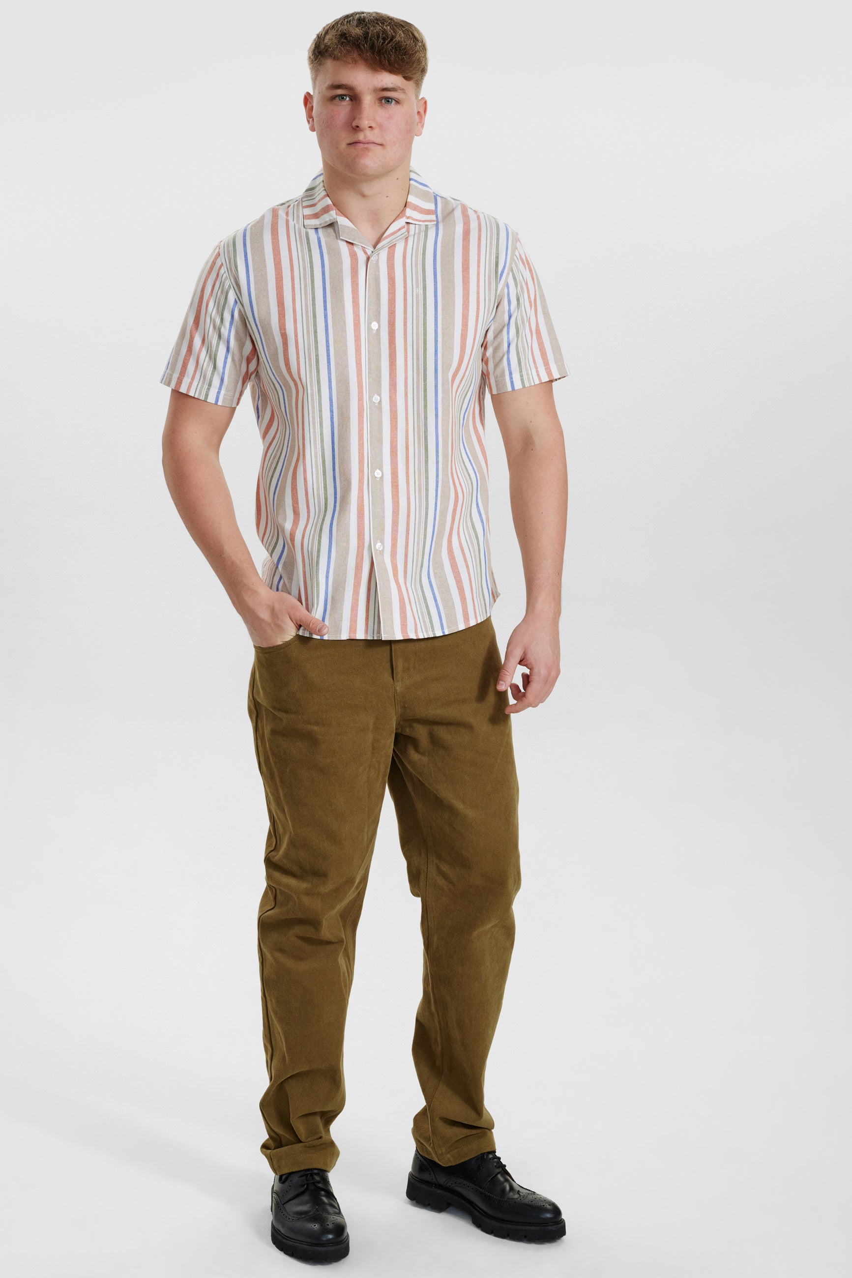 DXNMXRK. DX-egon Outlet Sand